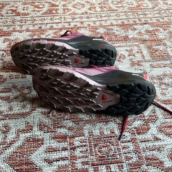 Salomon gortex hiking shoes - Picture 6 of 7